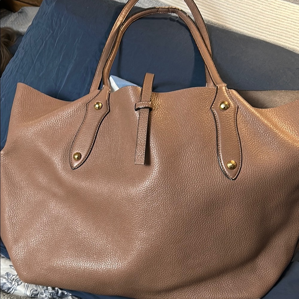 Elegant Tan Leather Tote Bag